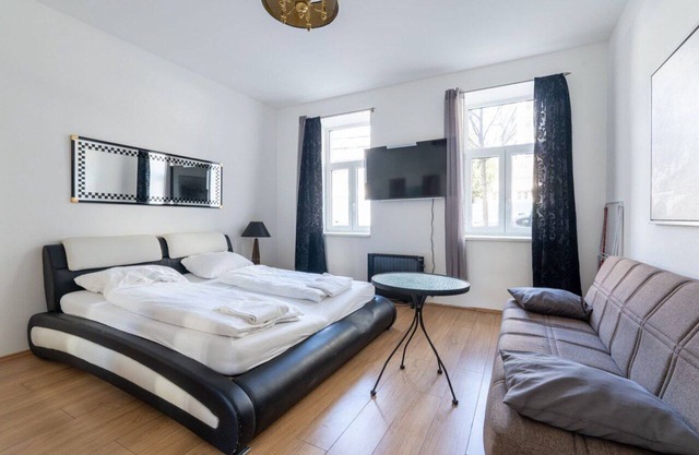 Comfortable, well-located Signature Studio 3P KR