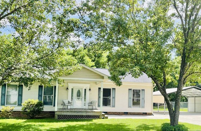 Comfortableand beautiful 3 Bdr 2 Bath home