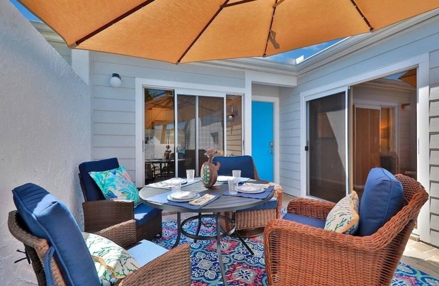 Comforts of Home in Secure Gated Community Just 2 Miles from Anna Maria Island