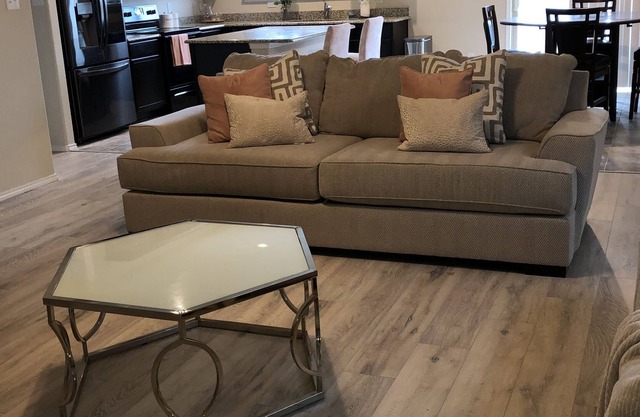 Comfy 2 bedroom & 2 full bathrooms