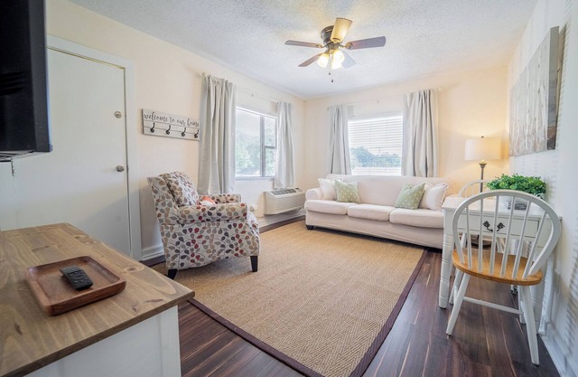 Comfy and Relaxed 2-Bedroom Loft in Midtown