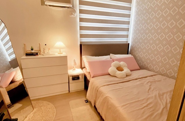Comfy and stylish Holistay with PS4, board games & Movie night