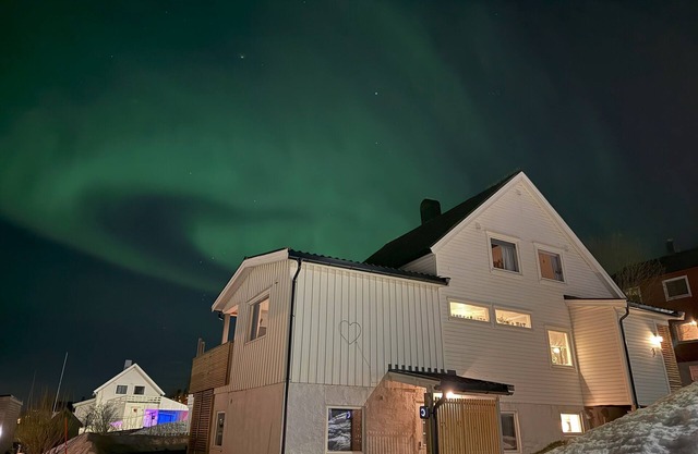 Comfy apartment, parking and EV charging