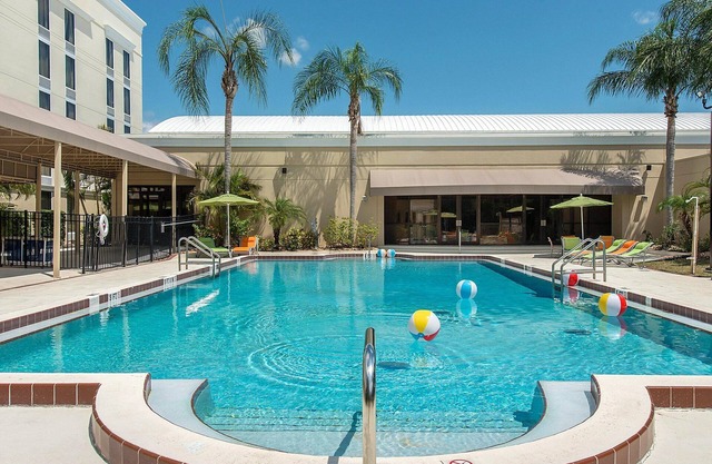 Comfy Bedroom Near Brevard Zoo | Pool | Free Parking | 4 units w/I-95 Access