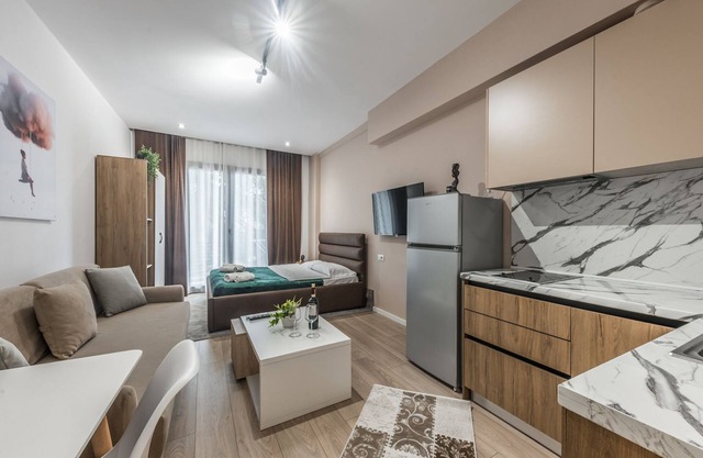 Comfy City Center Studio Apartment - City View