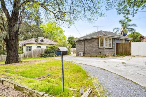 Comfy Croydon Family Getaway Near Trails and Cafes