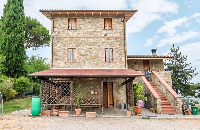 Comfy Holiday Home in Montone with private pool and garden