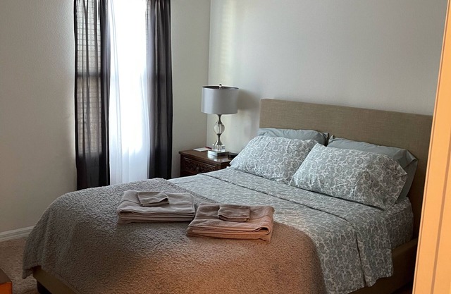 Comfy house private bedroom share bathroom