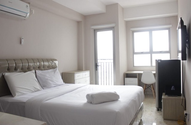 Comfy Studio Room at Mekarwangi Square Apartment Cibaduyut
