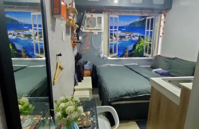 Comfy Studio unit w/King-sized bed and massage chair. By the highway near malls