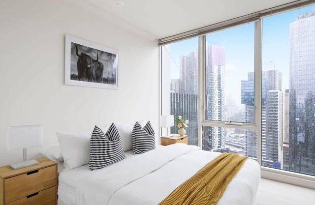 Comfy & Stylish 2BR Apt Next to Crown, City Views