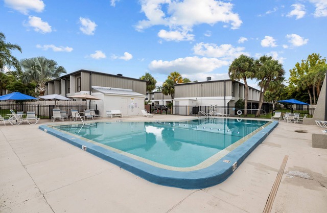 Comfy Two-Story Seahorse Haven Beach Condo