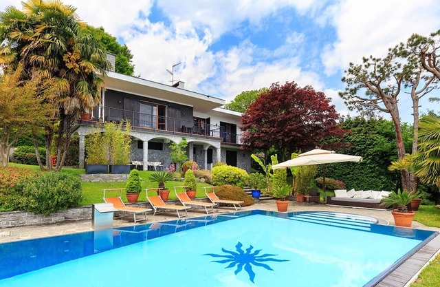 Comfy villa with private pool and views over the lake! - Villa Isabella