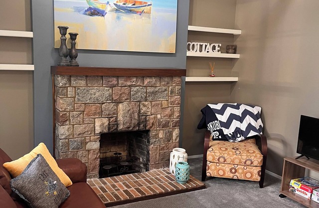 Comfy West Lake Getaway Loft