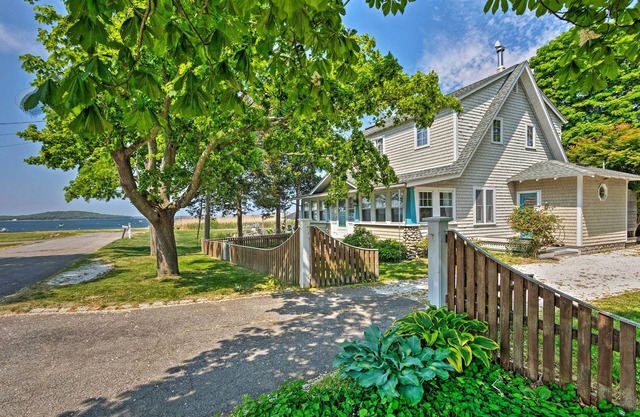 Common Fence Point Cottage w/Ocean Views!