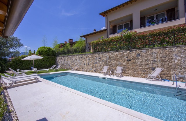 Como Lake Modern Apartment Ulivi, Tremezzina (Mezzegra), Italy