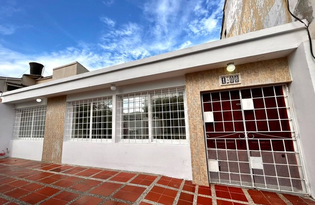 Comoda Casa Cerca a el mar y a Pocos Minutos de el Centro Histórico