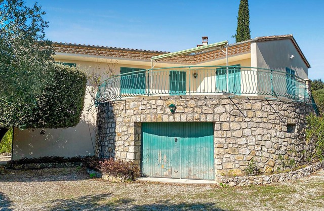 Compact and nice studio apartment with community pool and great landscape view.