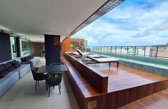 Complete flat with sea view and 2 minutes to put your feet in the sand!