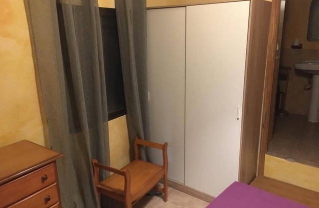 Complete apartment 4 persons (2 in bed and 2 in sofa bed) central in Tíjola