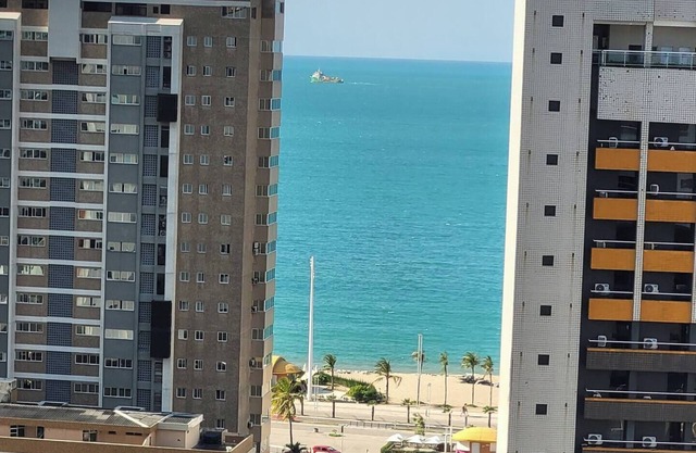 Complete Apartment - Sea view, 2 suites. It is 200 meters from the beach.