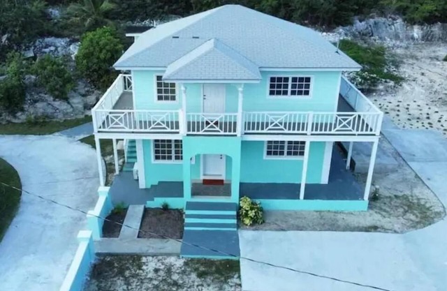 Complete Villa Upstairs, 2 Bedroom.