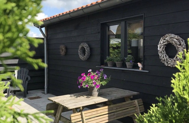 Completely private wooden chalet close to beautiful nature/cities and beach.