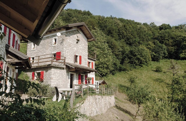 Completely renovated old farmhouse in the heart of the Dolomites.