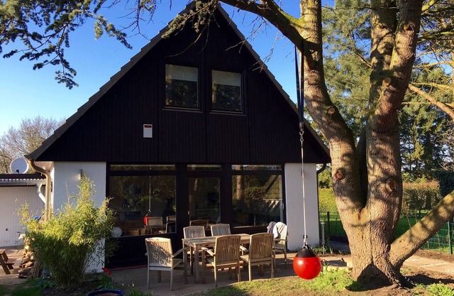 Completely renovated detached house with garden in a quiet area child-friendly