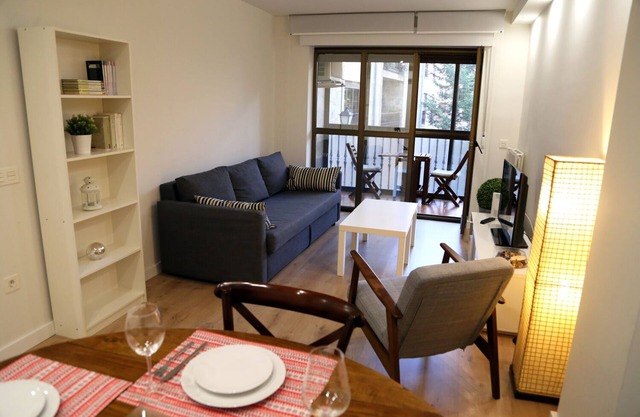 COMPLETELY RENOVATED AND IN FULL CENTER!