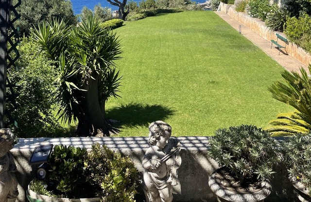 Completely renovated villa with private pool