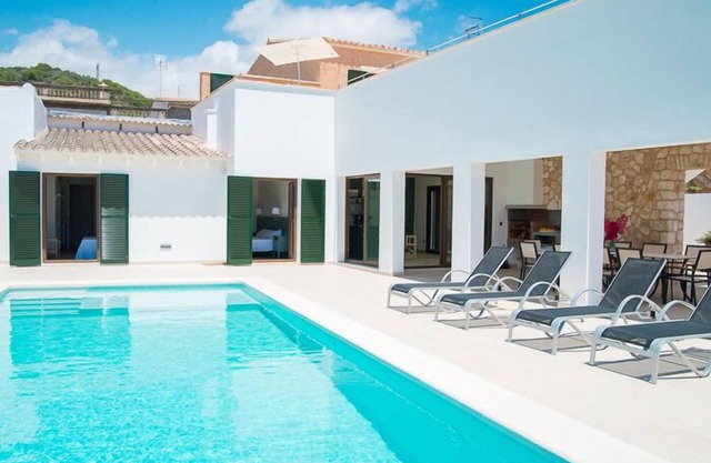 completely renovated, high quality and modern furnished