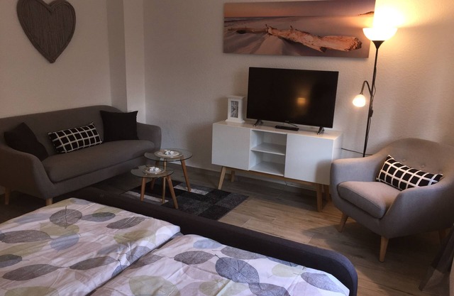 COMPLETELY RENOVATED IN MAY 2018 (for 1-2 people)