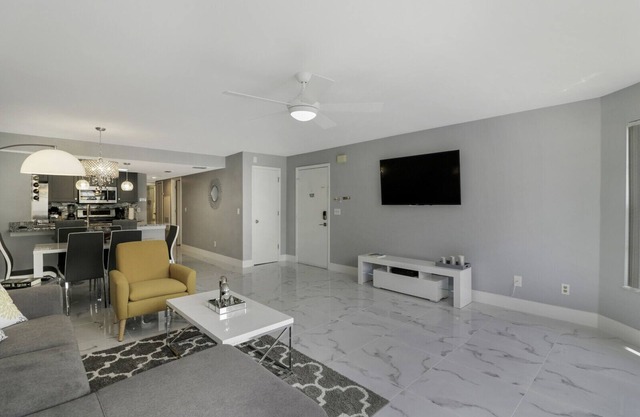 Completely Renovated 3/2 Close to Disney parks