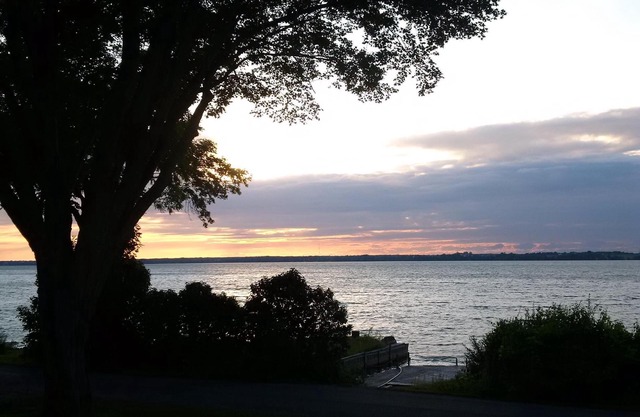 Compostela Waterfront Cottage in Prince Edward County