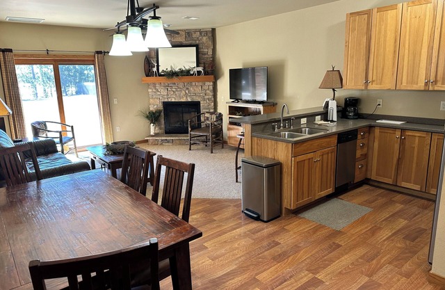 CONDO 106 by Eagle Waters Resort