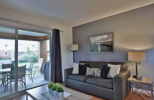 Condo 2 rooms club azur near the lake - legal