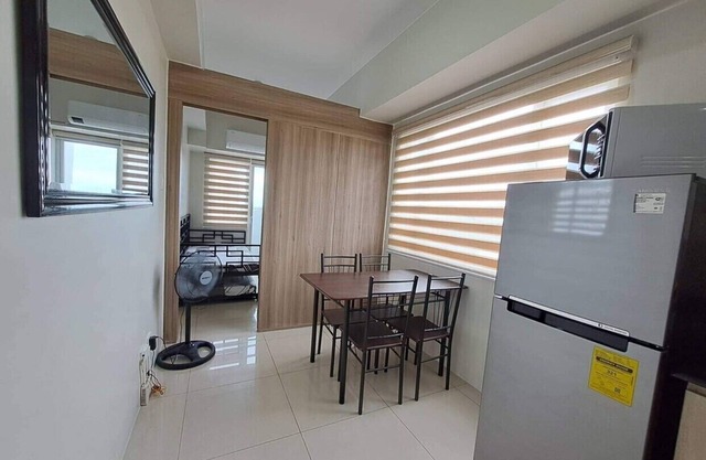 Condo 2Bedroom w/Balcony - near to Manila Airport
