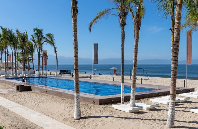 Condo Aria Ocean 501 by Kivoya
