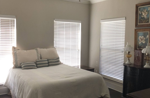 Condo close to U A