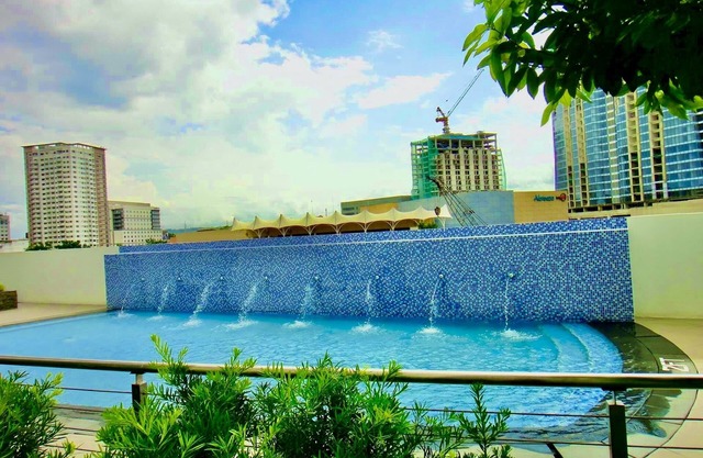 Condo in Abreezaplace with Wifi and Netflix