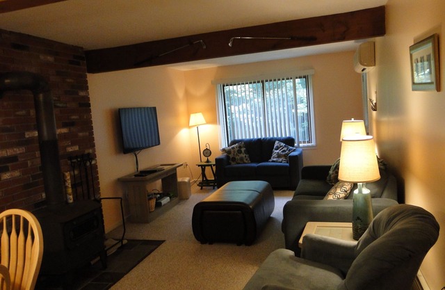Condo in Bartlett North Conway, NH white Mountains. Near Storyland Hi-speed Wifi