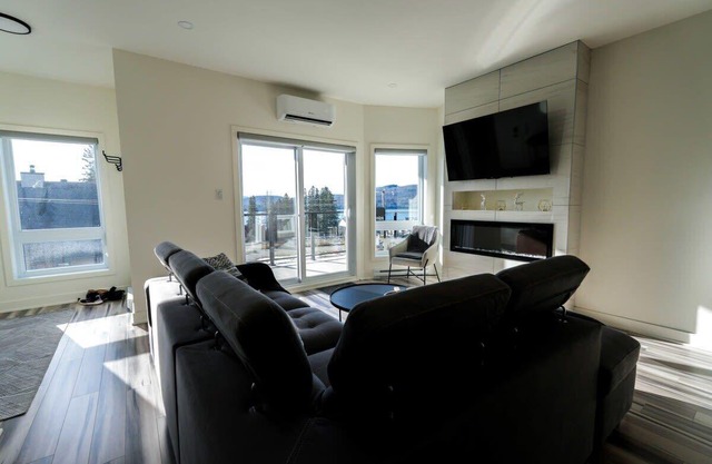 Condo le Yéti | Lake view | Village St-Donat | dogfriendly