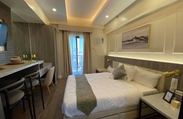 Condo near Ayala IT Park Cebu Wifi Balcony