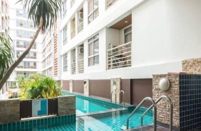 Condo near bts on nut (E9) station
