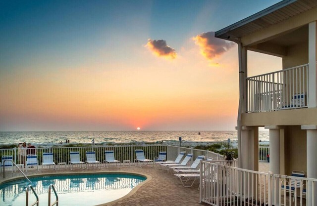 Condo On The Beach - Heated Pool - Self Check-in