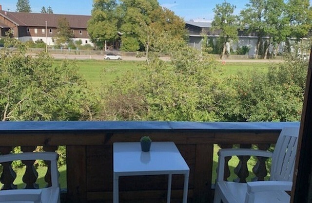 Condo-Private Bathroom-Balcony-Deluxe-Zimmer