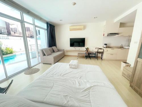 Condo The Beach Bangsaen 327-2