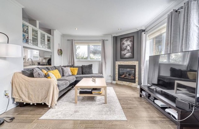 Condo très beau et tranquille au de Lachenaie/Terrebonne