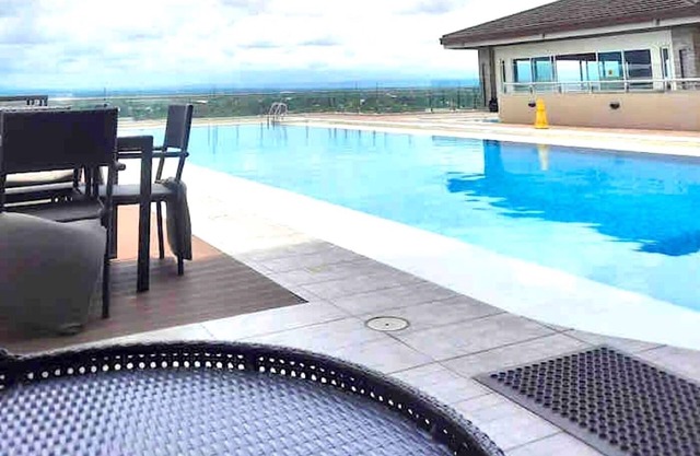 Condo w/ Direct Access To Mall, Pool, Gym, Wifi